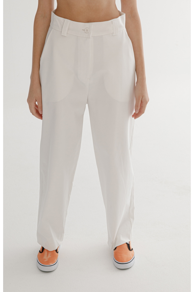 Λευκό παντελόνι σε ίσια γραμμή - Sofi Moukidou